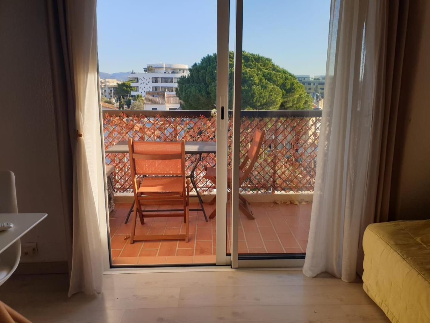 Appartement Climatise A 800M De La Plage Fréjus Dış mekan fotoğraf