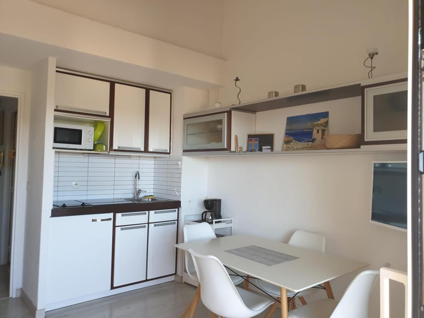 Appartement Climatise A 800M De La Plage Fréjus Dış mekan fotoğraf